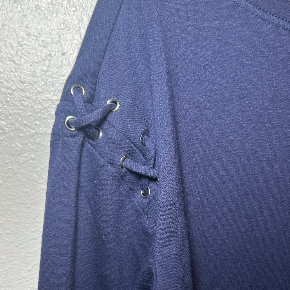 Elegant Navy Long Sleeve Top - Picture 4 of 4